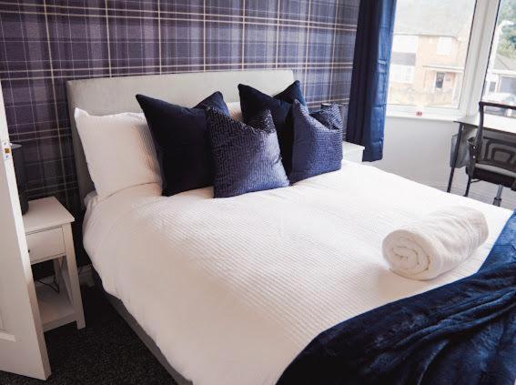 Home In Speke- 8 Mins Walk To Airport エクステリア 写真